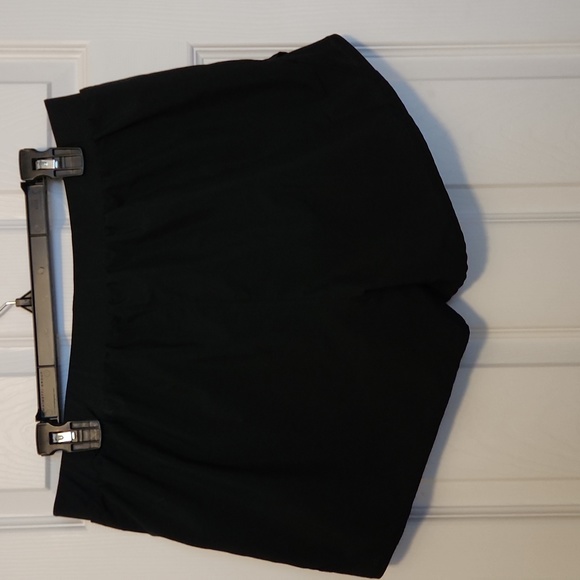 Under Armour shorts size XL - Picture 3 of 3
